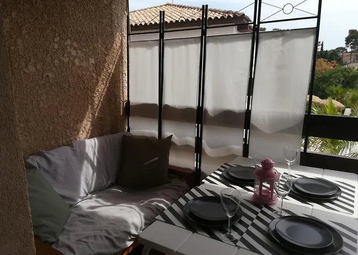 Appartement Terrasse Vue Mer, Plage Gorguette A 1 Minute A Pied, Wifi,Clim, Parking Clos Privatif